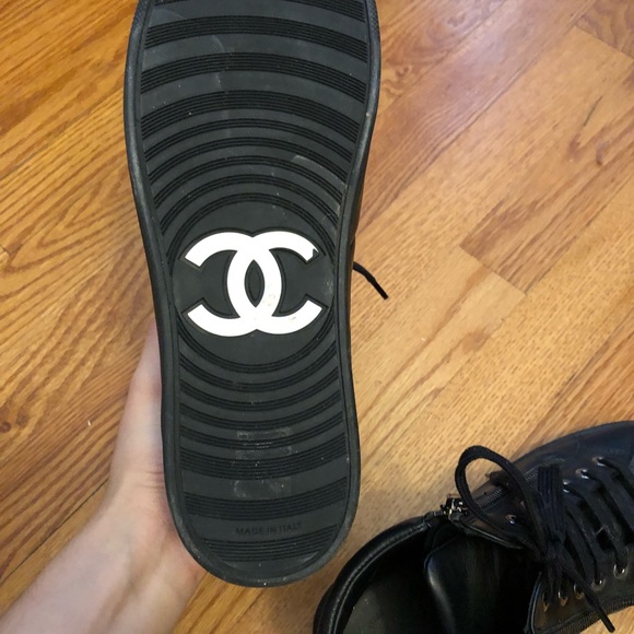 Black CHANEL sneakers size 7.5 like new - Picture 8 of 8